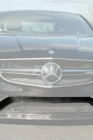 Viral Mercedes W218 CLS63 Carbon Fiber Front Trim mercw21815
