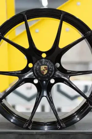 High Quality Vossen X Champion RS74 20X9.5 / ET59 / Gloss Black Wheel / Centerlock / 918 Spyder - Front